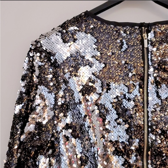 Tahari Dresses & Skirts - Tahari Metalic Sequin Dress